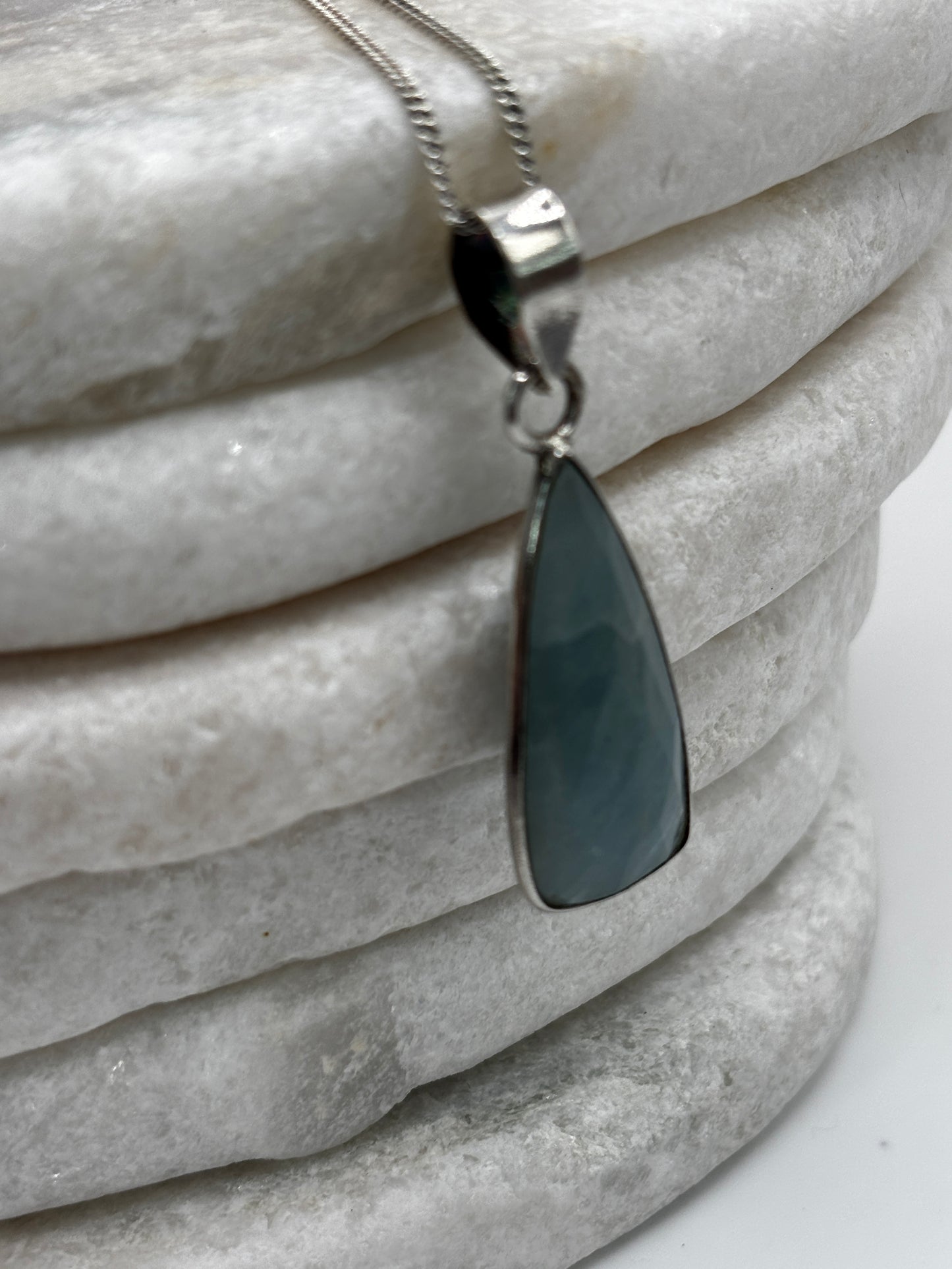925 Sterling Silver Vintage Pear-Shaped Rose-Cut Pale Blue Aquamarine Pendant on 45cm Chain