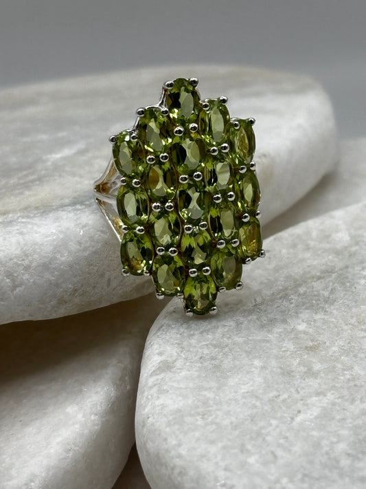 925 Sterling Silver Peridot Cluster Ring Size P