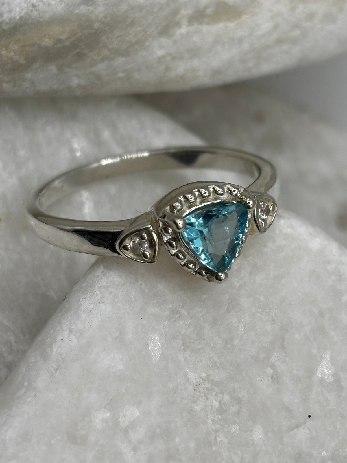 925 Sterling Silver Blue Topaz and White Zircon Floral Ring - UK Size N