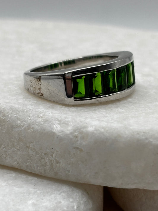 925 Sterling Silver Chrome Diopside Channel Set Band Ring - UK Size N