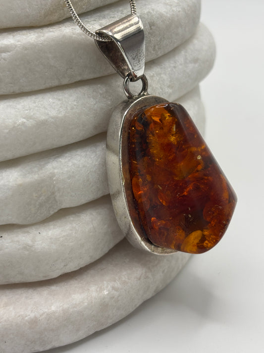 Vintage 925 Sterling Silver Triangle Amber Pendant on 45cm Chain