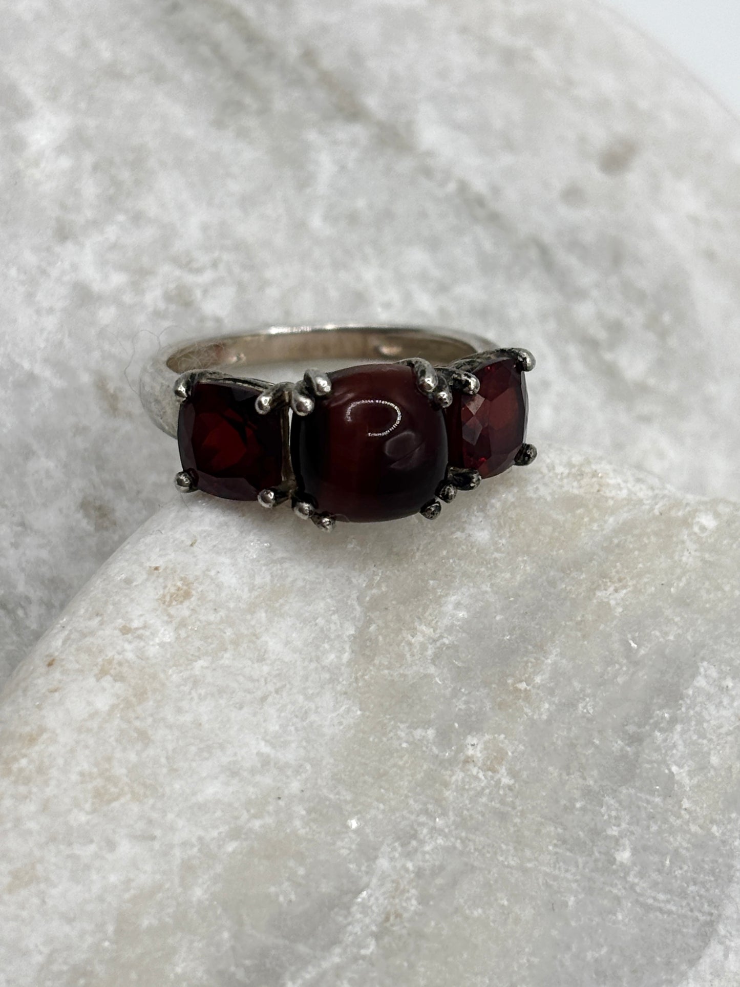 925 Sterling Silver Jasper and Garnet Trilogy Ring - Size M