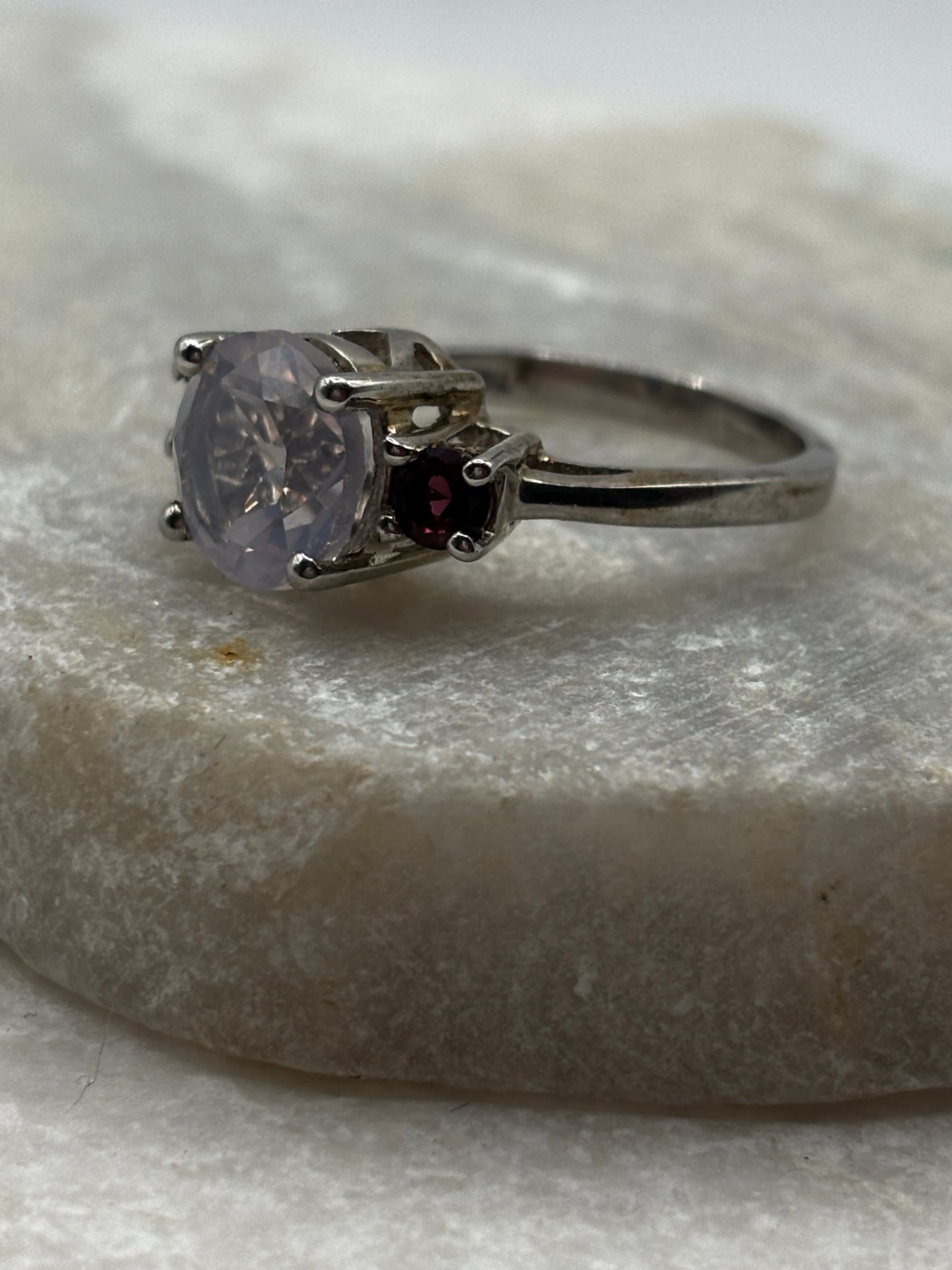 925 Sterling Silver Lavender Quartz and Garnet Trilogy Ring - Size M