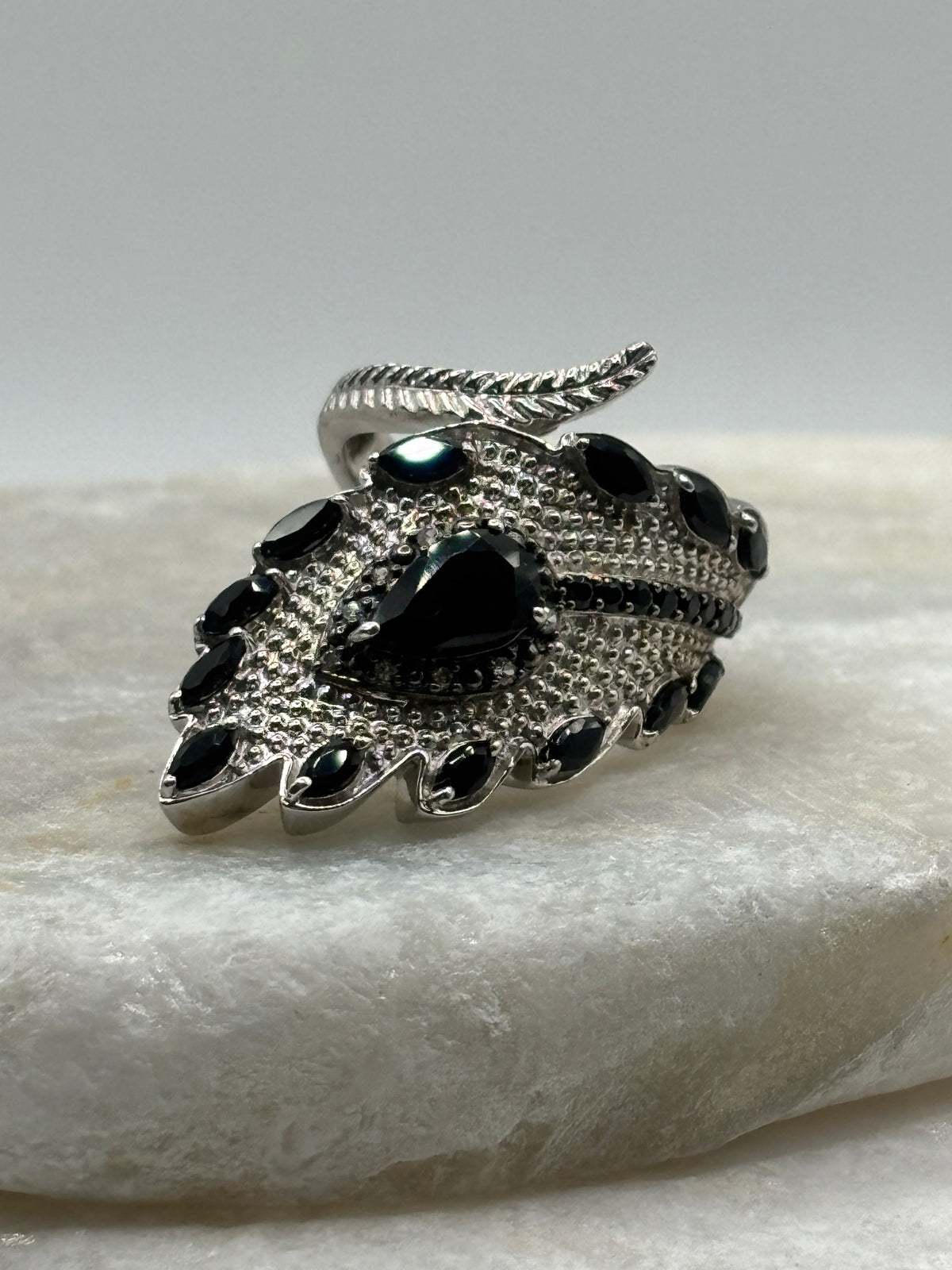 925 Sterling Silver Black Spinel Leaf Ring - Size O