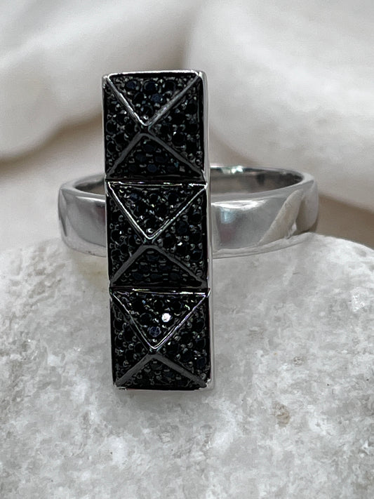925 Sterling Silver Black Spinel Pyramid Ring Size S