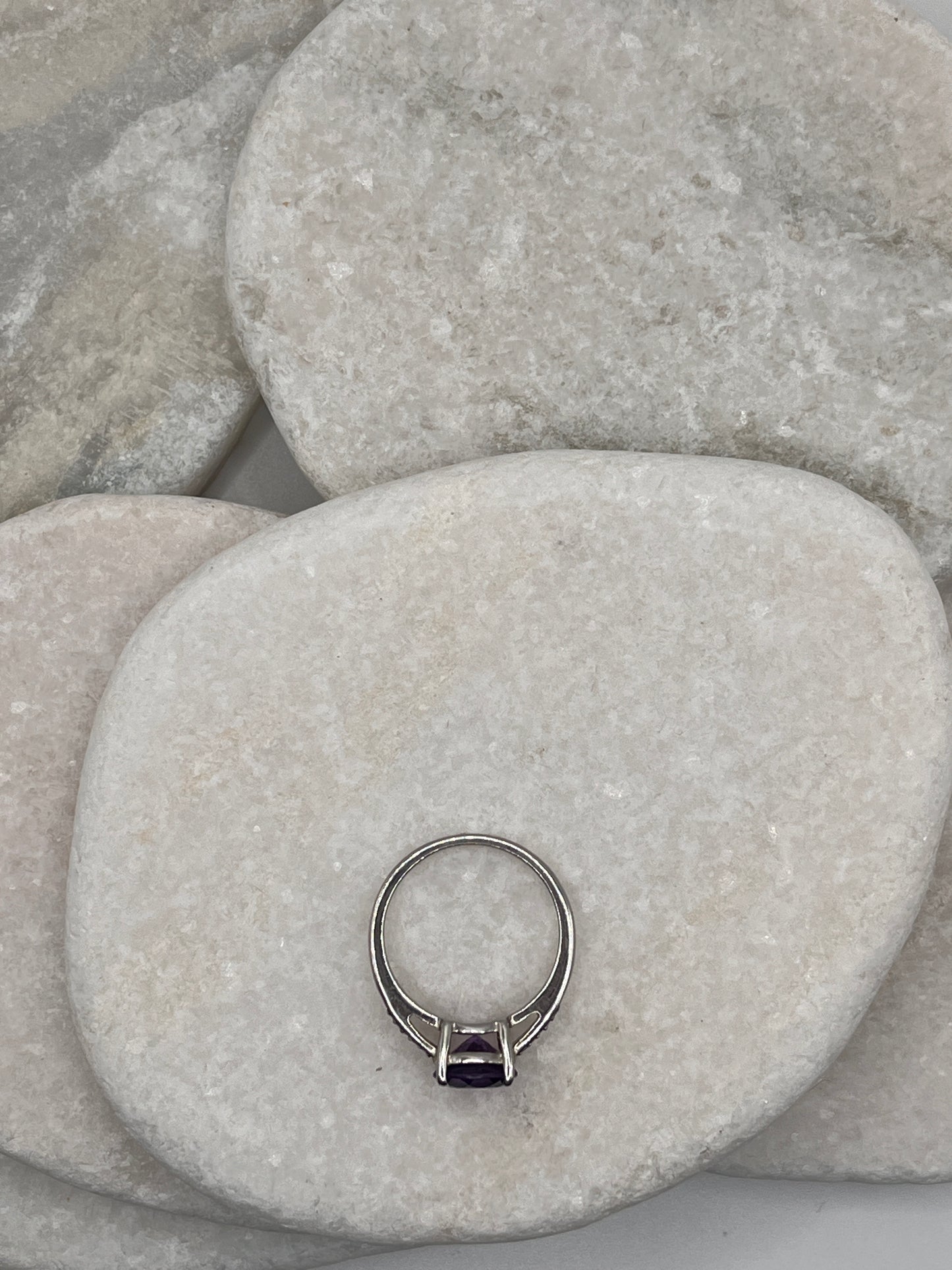925 Sterling Silver Amethyst Solitaire Size S
