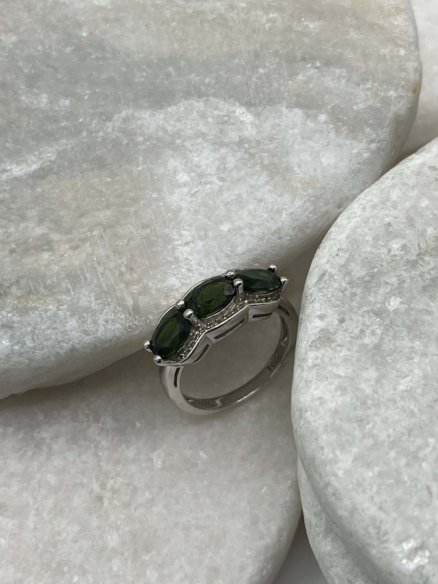 925 Sterling Silver Chrome Diopside And White Topaz Trilogy Ring Size O