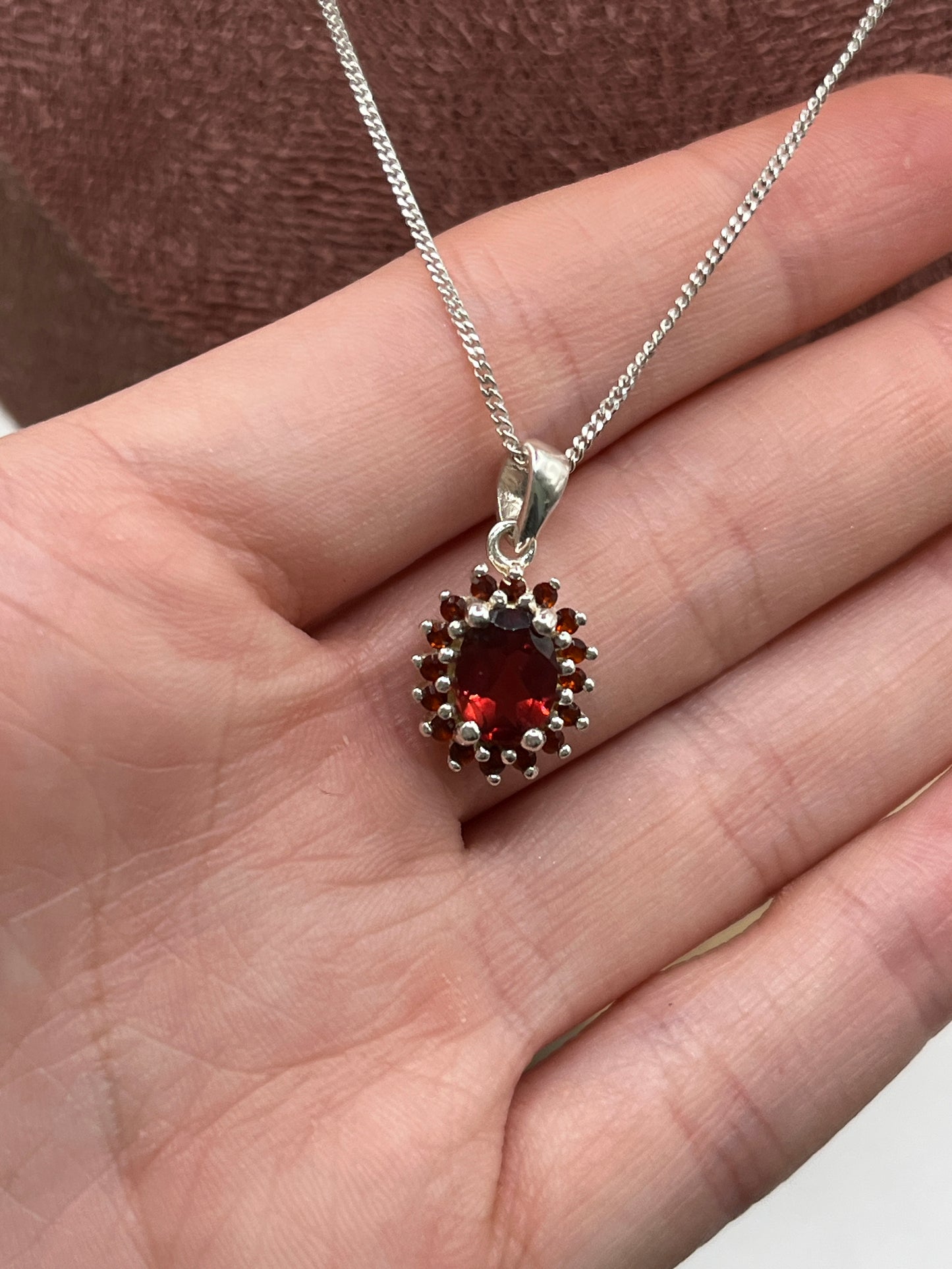 Vintage 925 Sterling Silver Oval Garnet Pendant Necklace