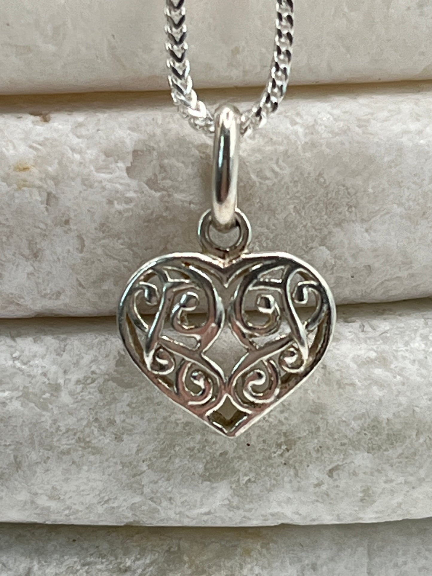 925 Sterling Silver Filigree Heart Pendant on 45cm Sterling Silver Chain