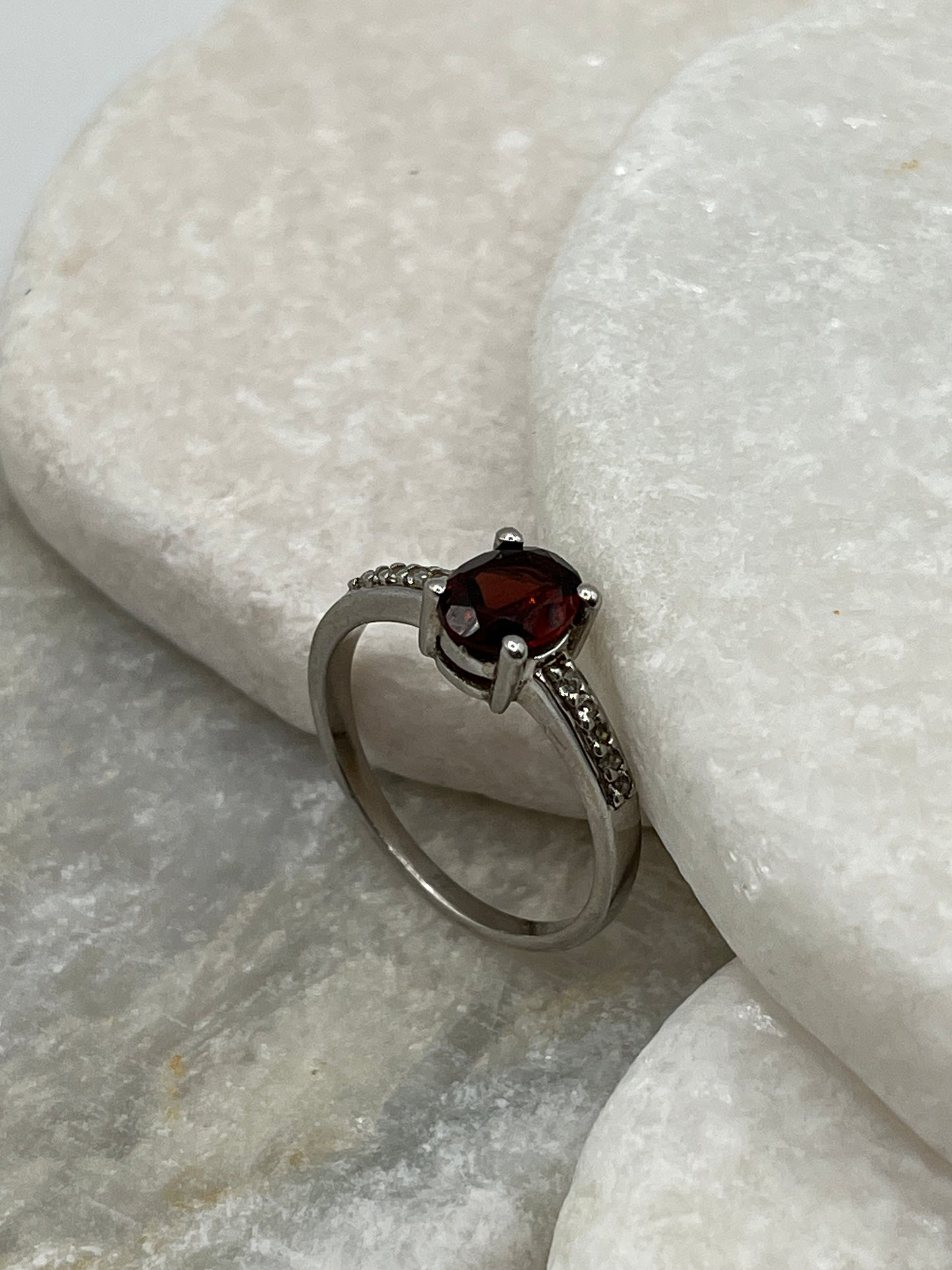 925 Sterling Silver Garnet Ring with White Topaz Shoulders - Size S