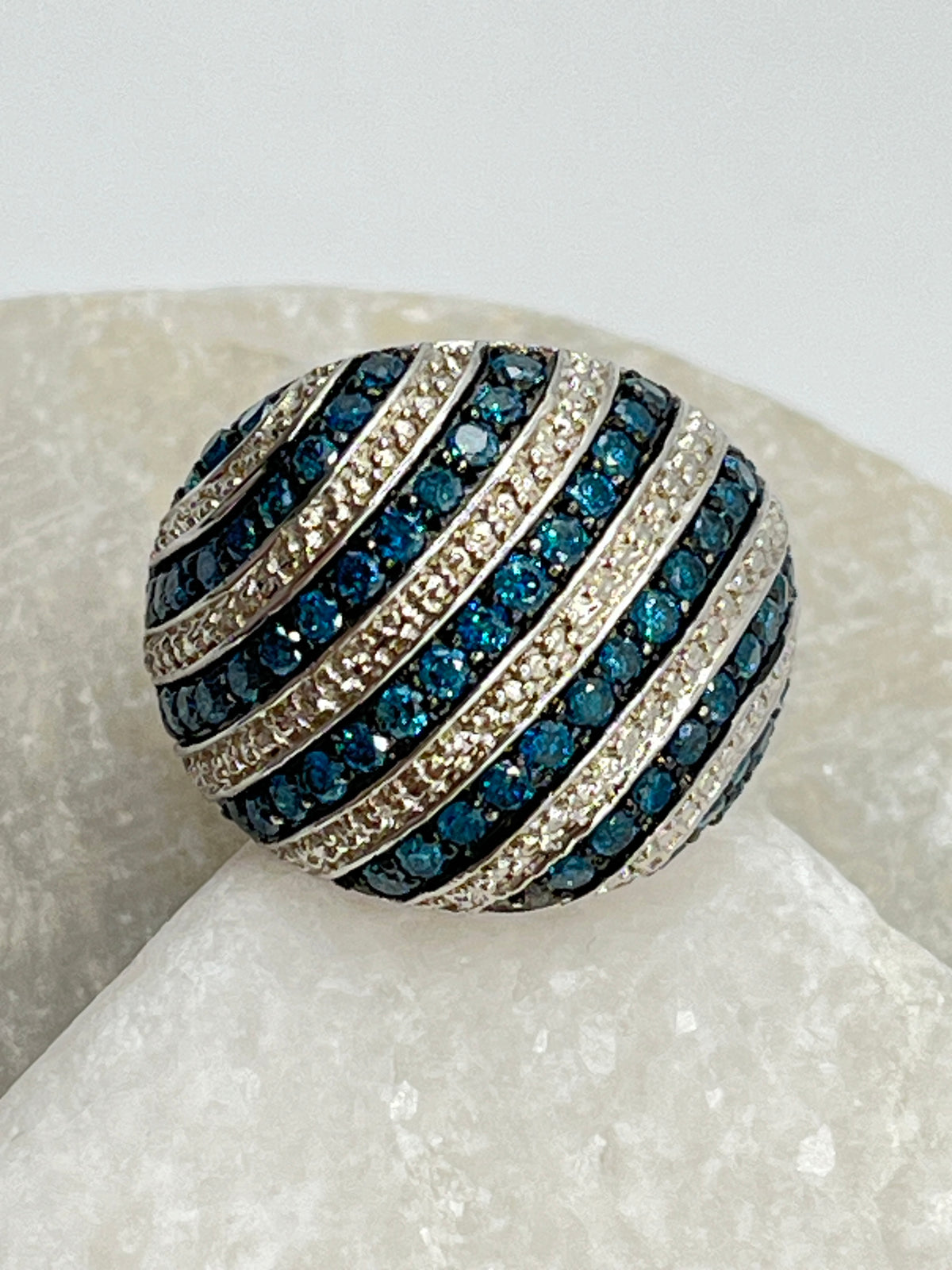 Vintage 925 Sterling Silver Curvy Blue Diamond Dome Ring - Size O