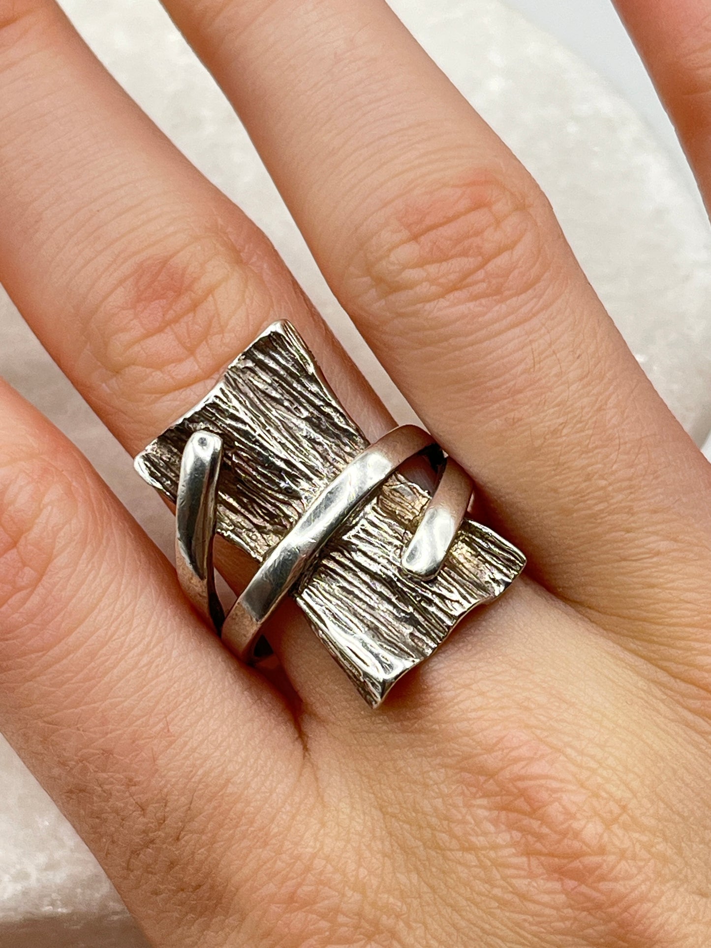 Vintage 925 Sterling Silver Modernist Tree Bark Twist Ring - Size Q