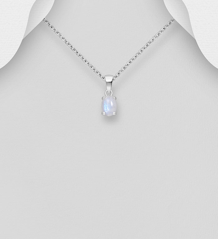 925 Sterling Silver Solitaire Pendant Decorated with Rainbow Moonstone
