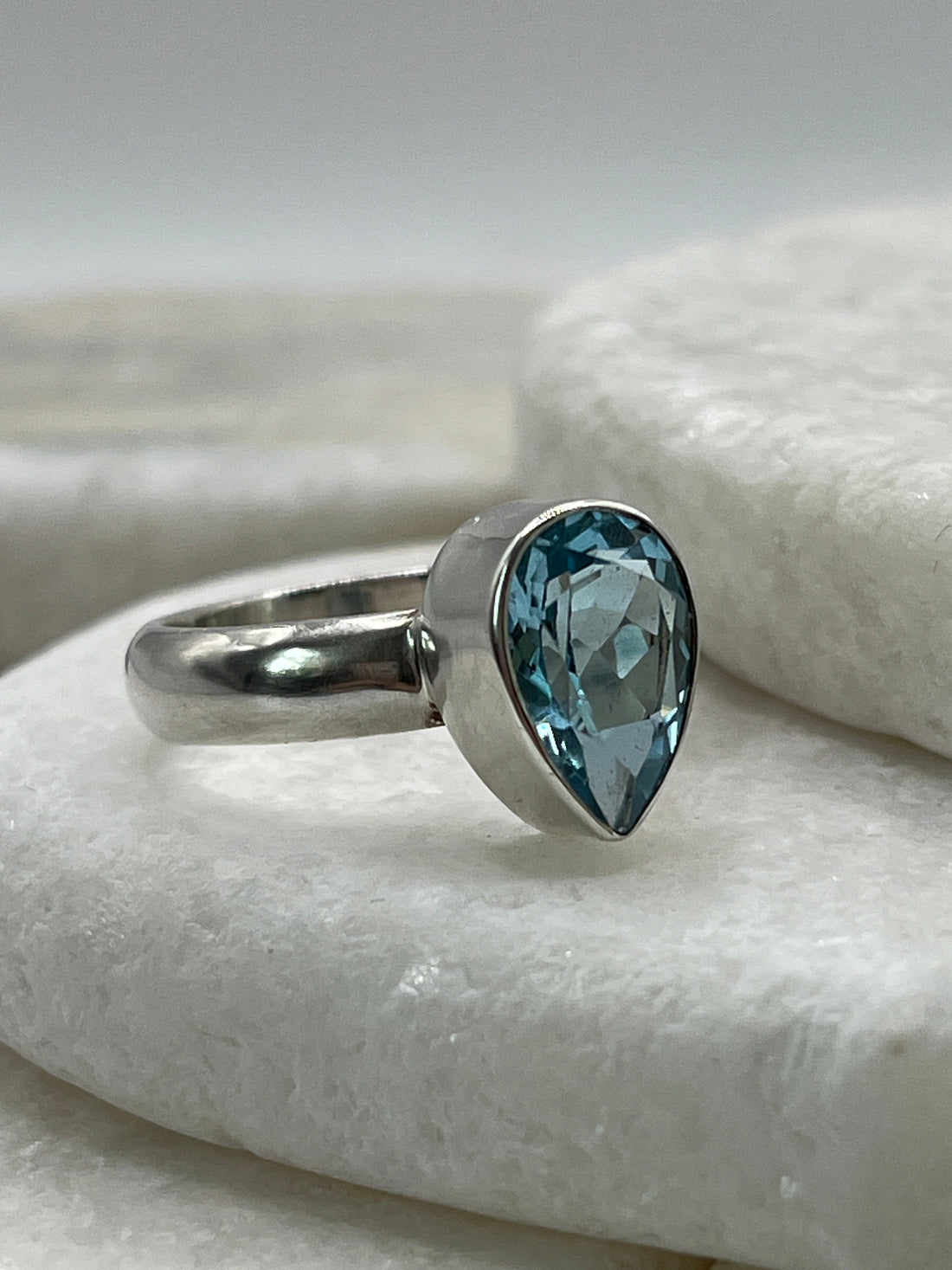 November Birthstone Guide - Topaz and Citrine Jewellery for Birthdays