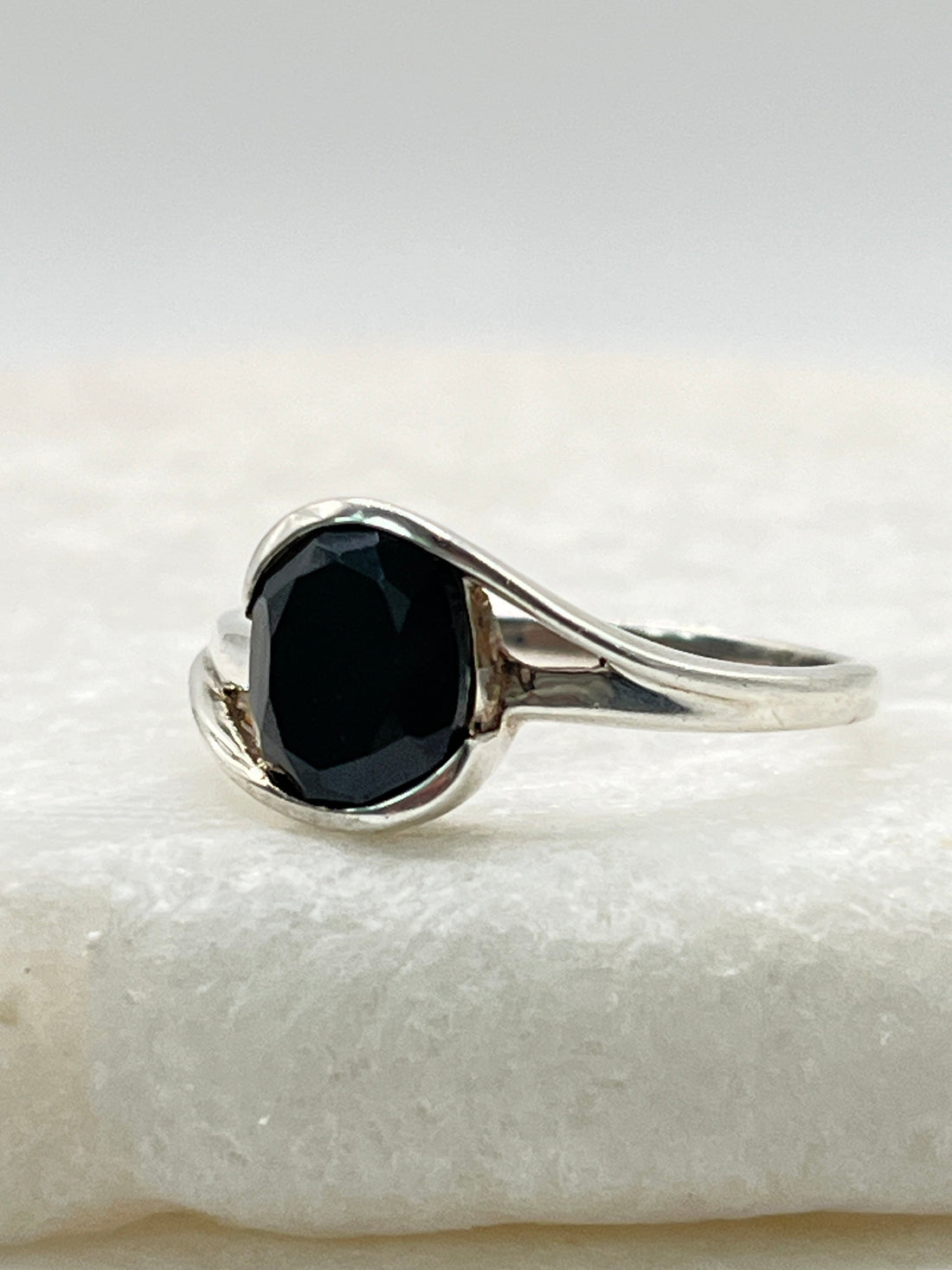 Black Spinel Jewellery Guide - The Affordable Alternative to Black Diamond