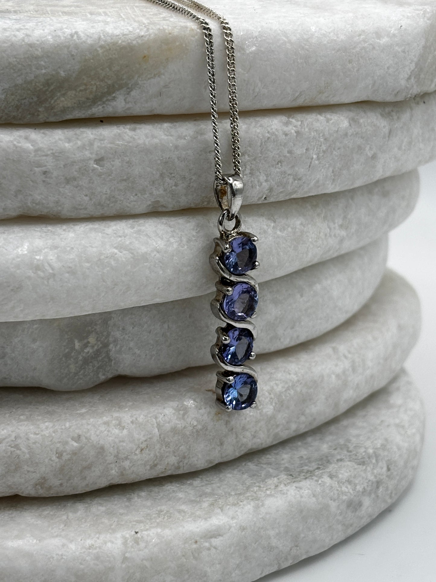 Vintage 925 Sterling Silver Tanzanite Twist Pendant on 45cm Chain