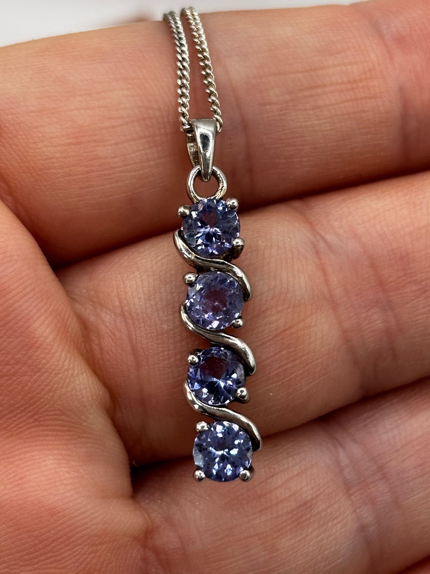 Vintage 925 Sterling Silver Tanzanite Twist Pendant on 45cm Chain