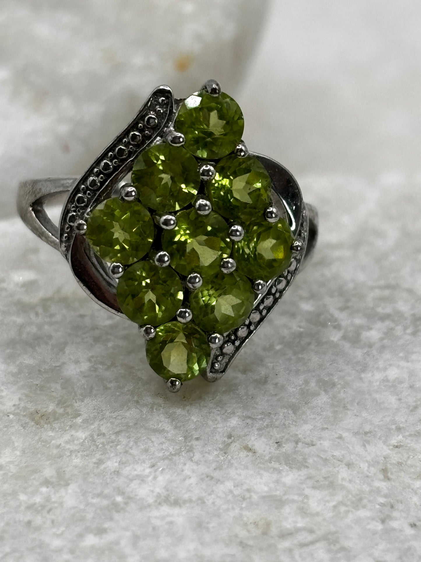 925 Sterling Silver Peridot Cluster Ring - Size M