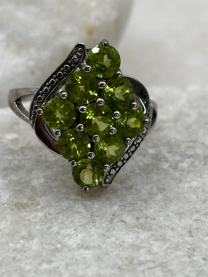 925 Sterling Silver Peridot Cluster Ring - Size M