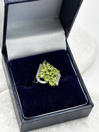 925 Sterling Silver Peridot Cluster Ring - Size M