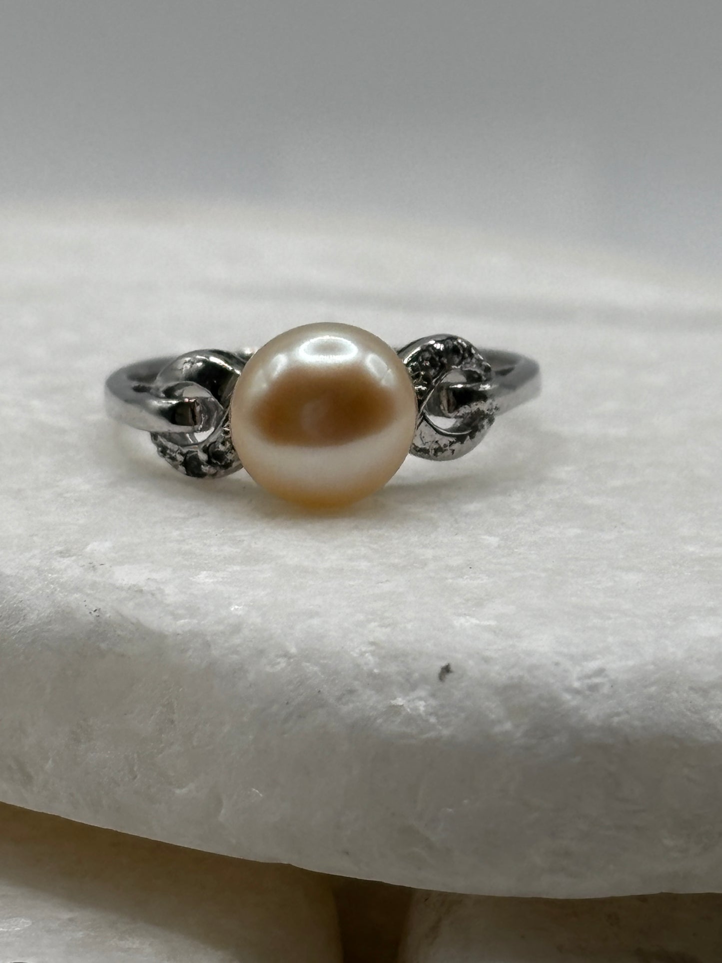 925 Sterling Silver Peach Pearl Ring – Size V