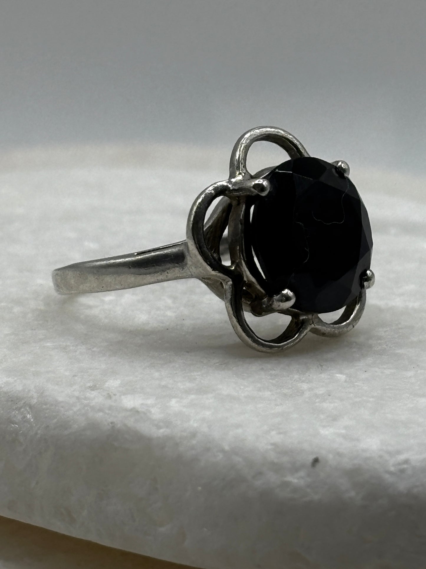 925 Sterling Silver Black Spinel Vintage Flower Ring - Size V