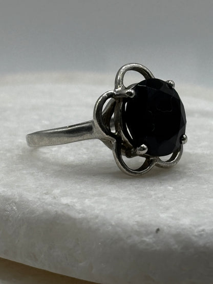 925 Sterling Silver Black Spinel Vintage Flower Ring - Size V