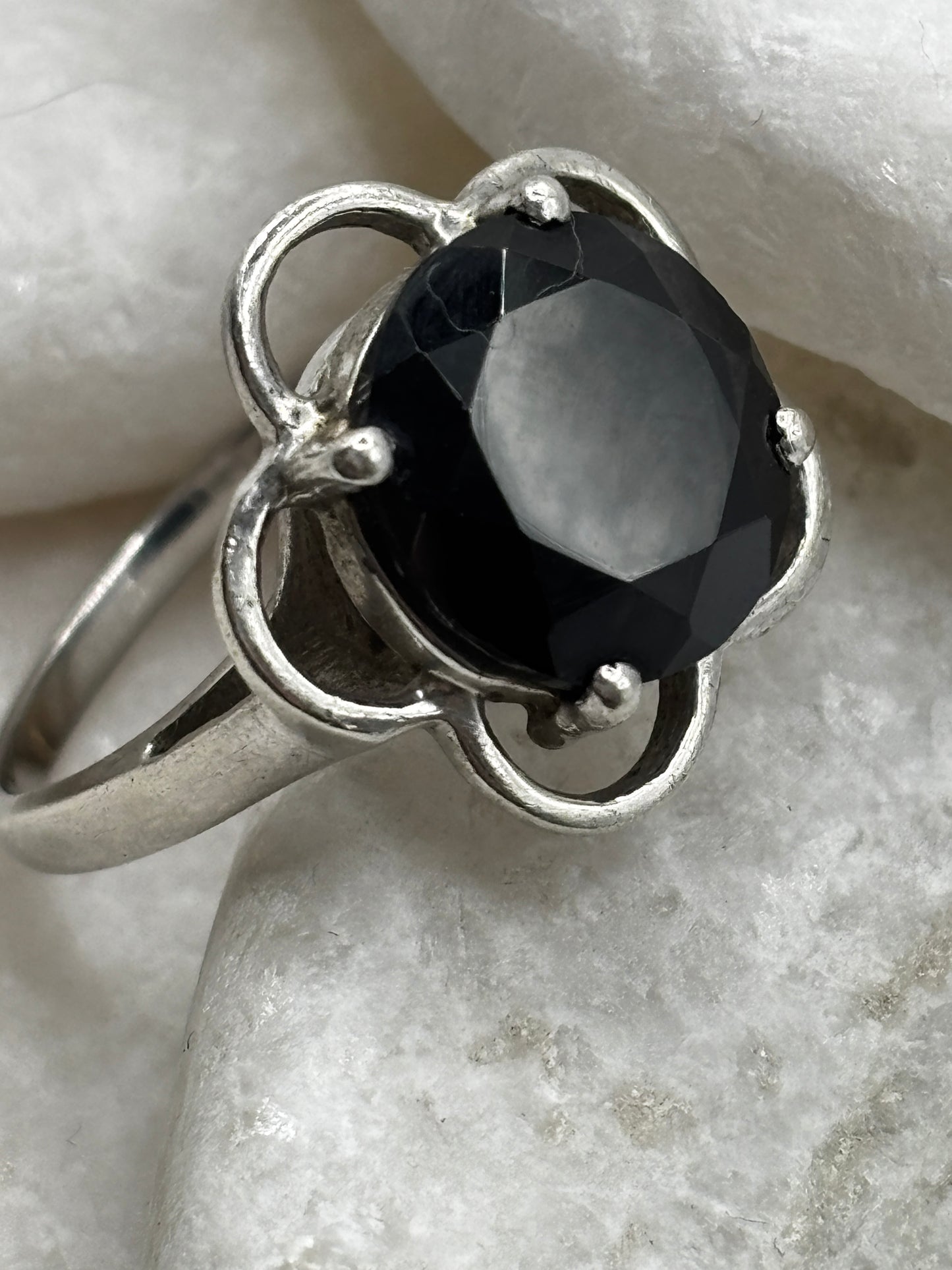 925 Sterling Silver Black Spinel Vintage Flower Ring - Size V