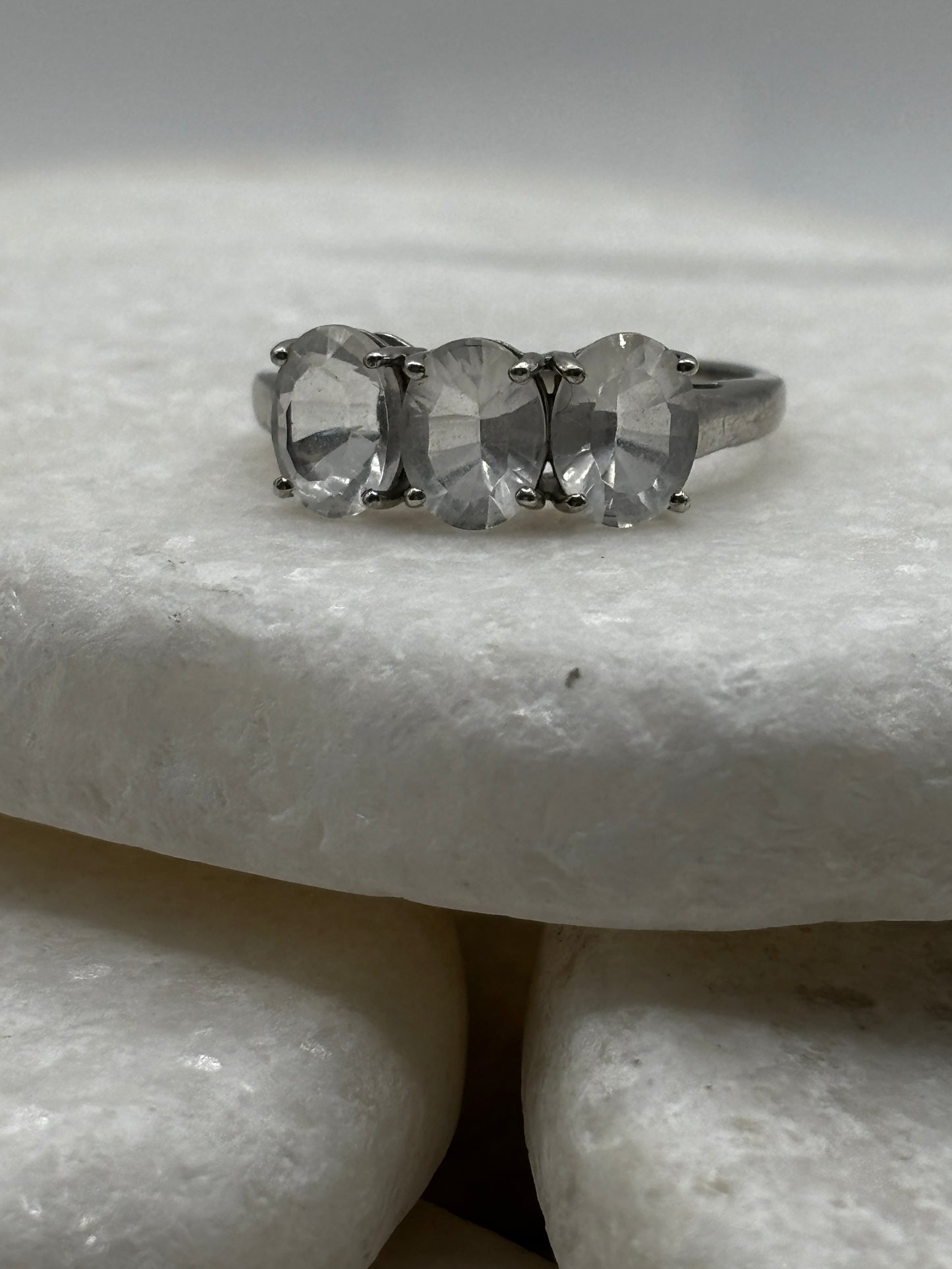 925 Sterling Silver Beryl Goshenite Trilogy Ring - Size U