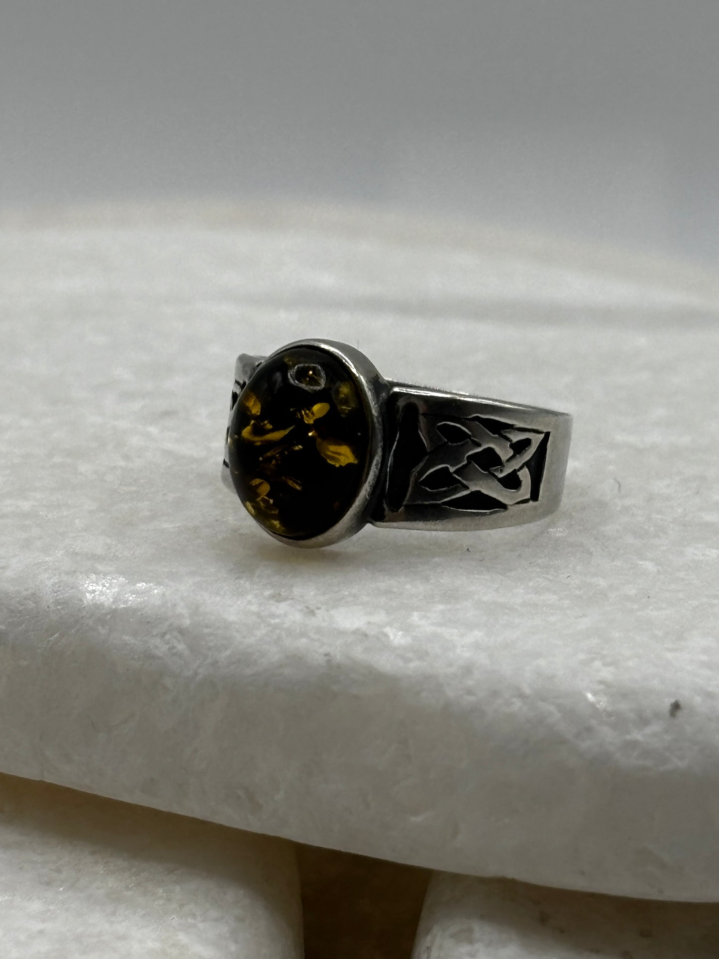 Vintage 925 Sterling Silver Green Amber Celtic Style Ring - Size L