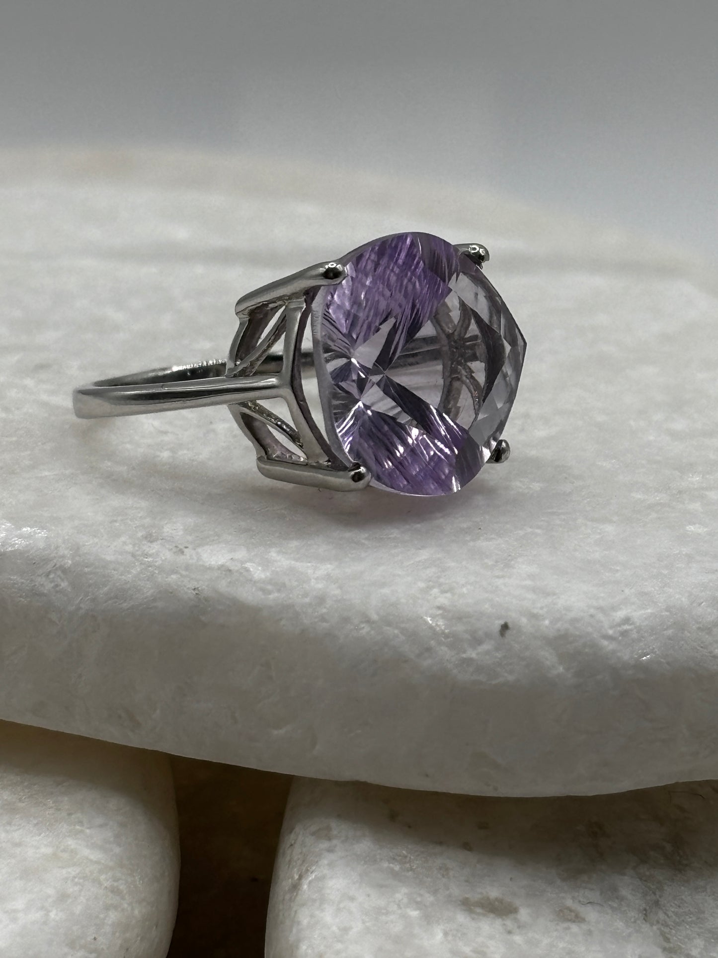 925 Sterling Silver Amethyst Fantasy Cut Cocktail Ring - Size M