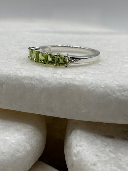 925 Sterling Silver Peridot Half Eternity Ring - Size M