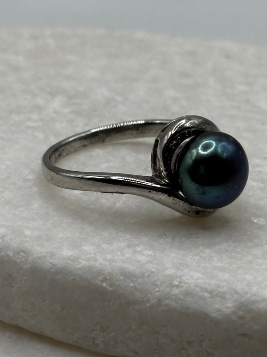 925 Sterling Silver Tahitian Pearl and White Zircon Twist Ring - UK Size V