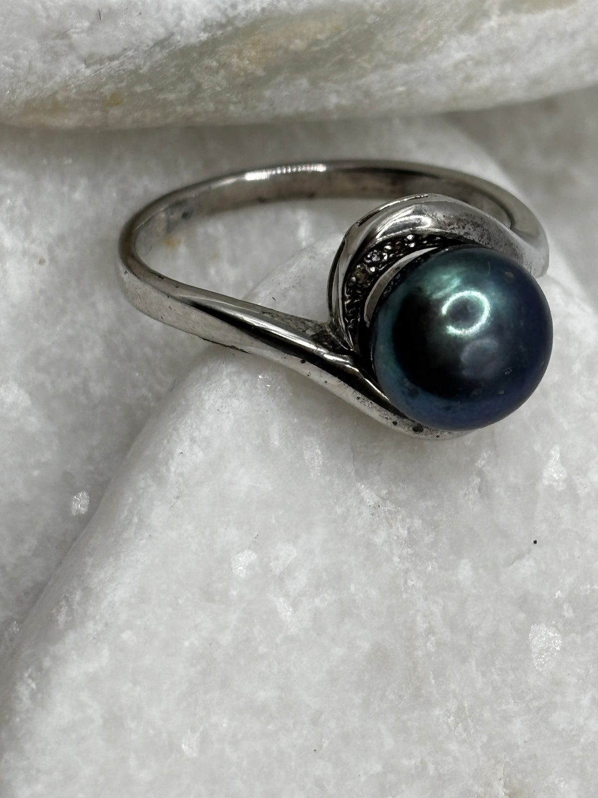 925 Sterling Silver Tahitian Pearl and White Zircon Twist Ring - UK Size V