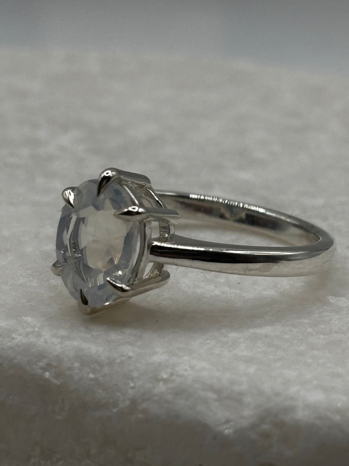 925 Sterling Silver Blue Moon Quartz Solitaire Ring - UK Size N