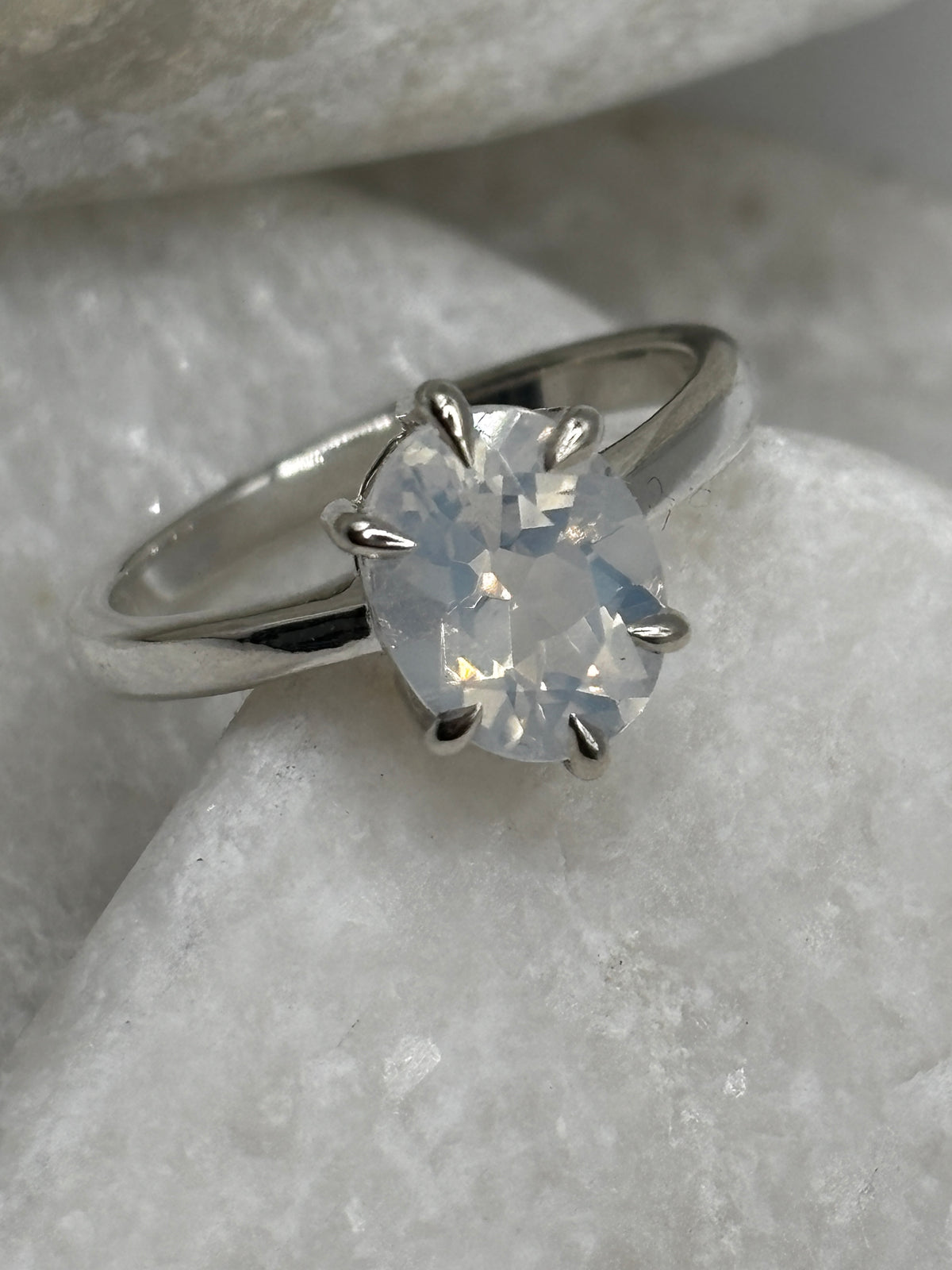 925 Sterling Silver Blue Moon Quartz Solitaire Ring - UK Size N