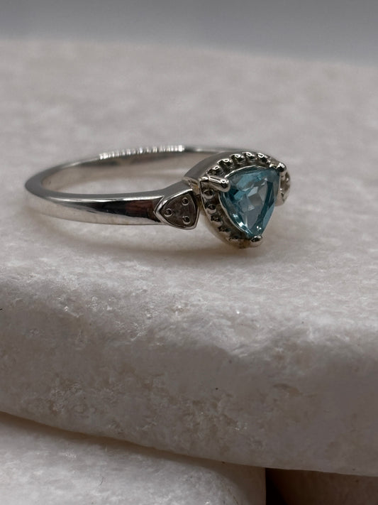 925 Sterling Silver Blue Topaz and White Zircon Floral Ring - UK Size N