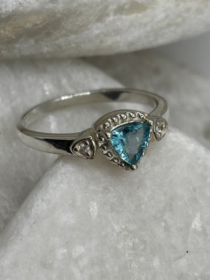 925 Sterling Silver Blue Topaz and White Zircon Floral Ring - UK Size N