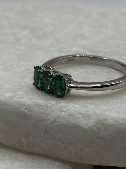 925 Sterling Silver Emerald Trilogy Ring - Size O