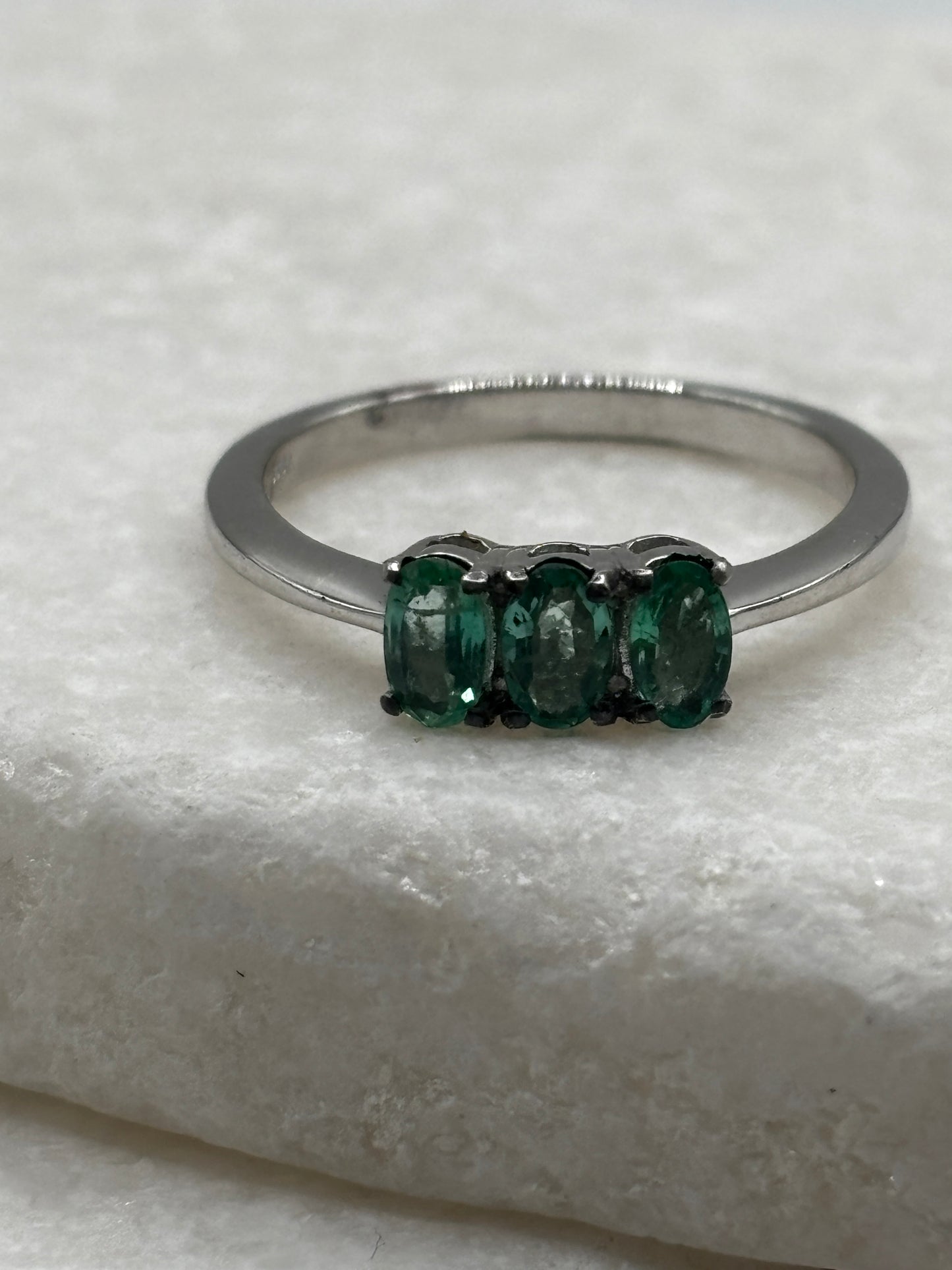 925 Sterling Silver Emerald Trilogy Ring - Size O