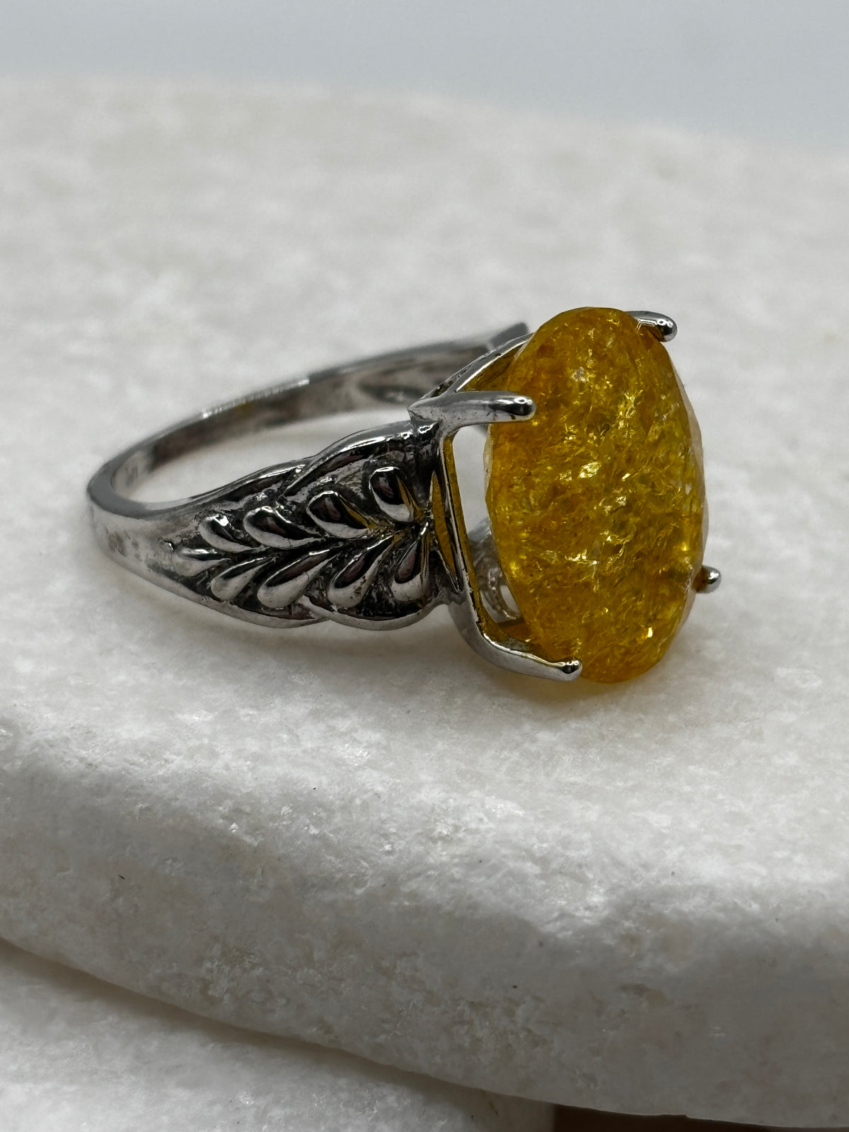 925 Sterling Silver Crackled Quartz Oval Ring - Size O
