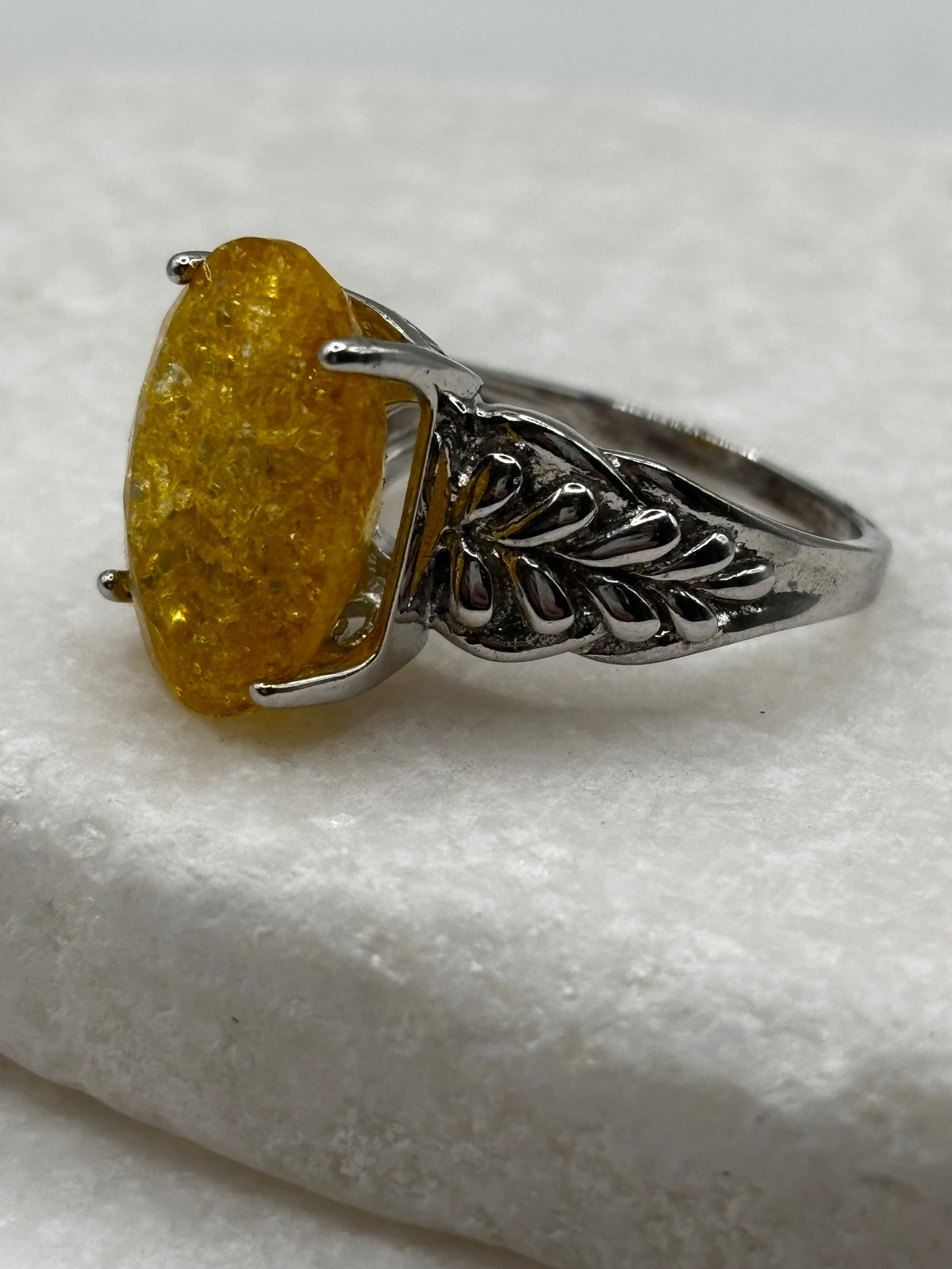 925 Sterling Silver Crackled Quartz Oval Ring - Size O