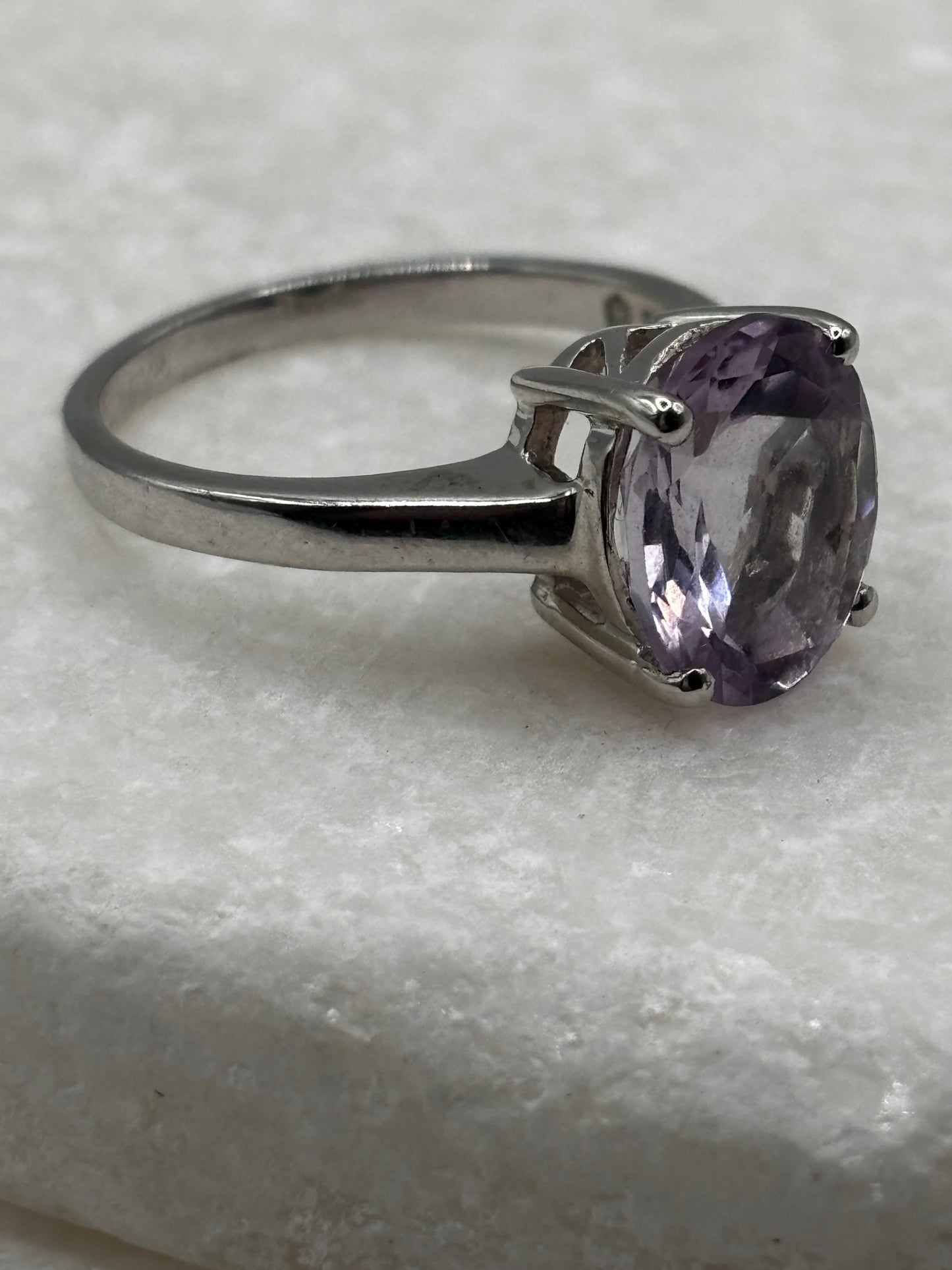 925 Sterling Silver Oval Amethyst Ring - Size O