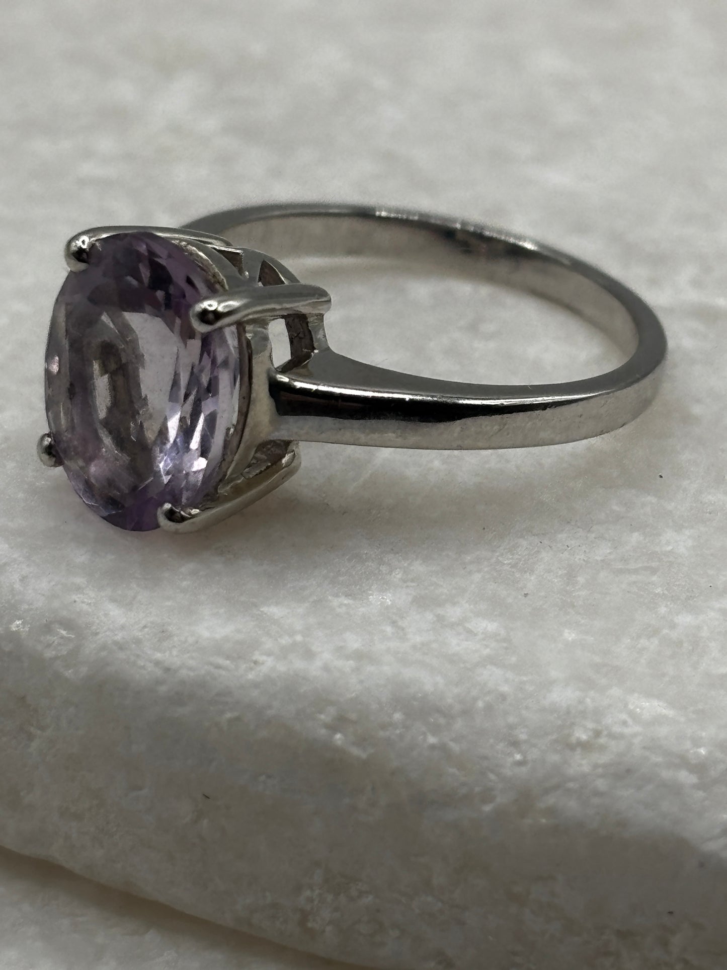 925 Sterling Silver Oval Amethyst Ring - Size O