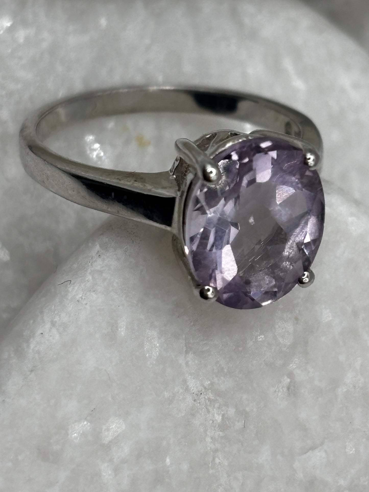 925 Sterling Silver Oval Amethyst Ring - Size O