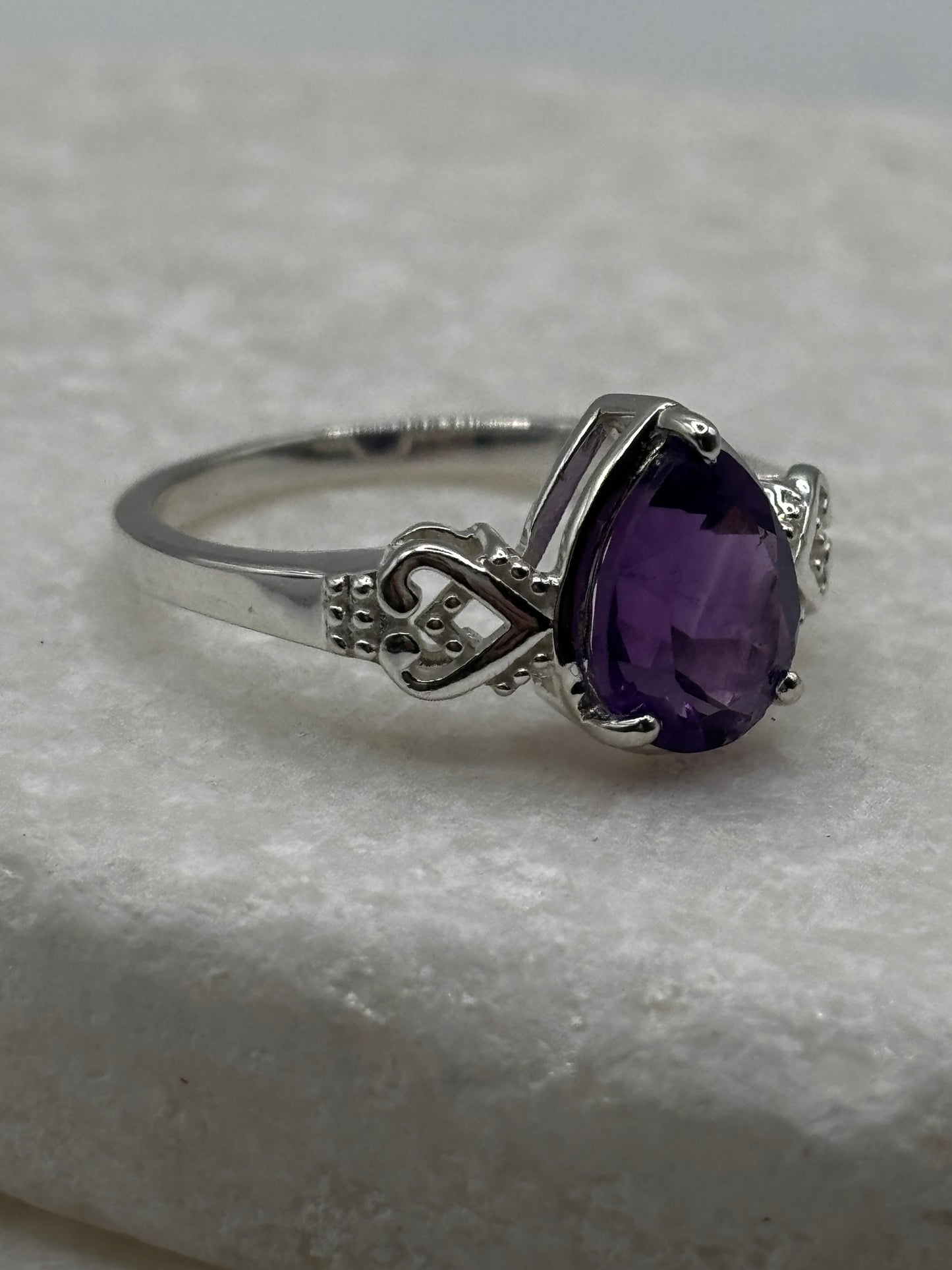 925 Sterling Silver Amethyst Teardrop Ring - Size O