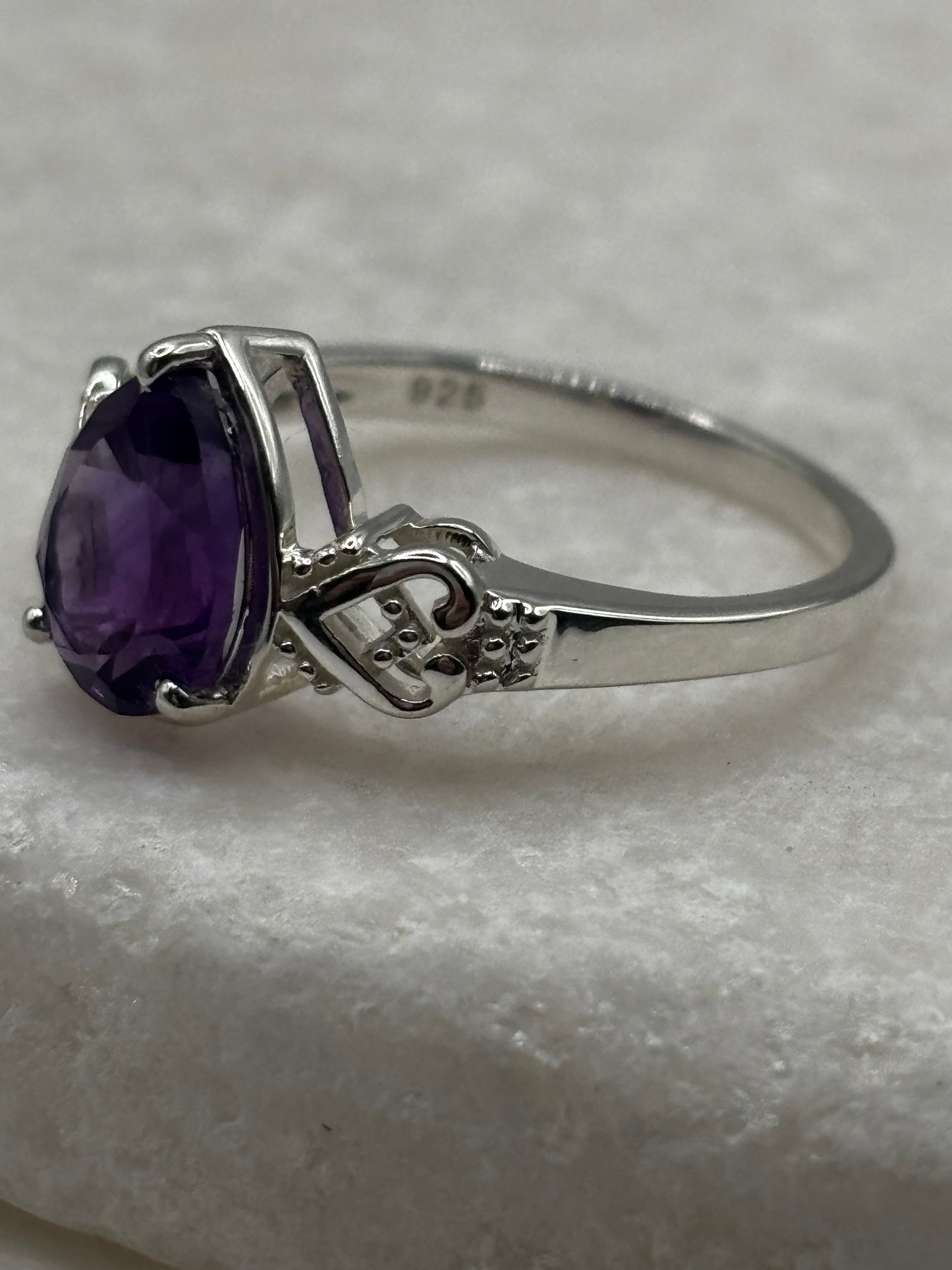 925 Sterling Silver Amethyst Teardrop Ring - Size O