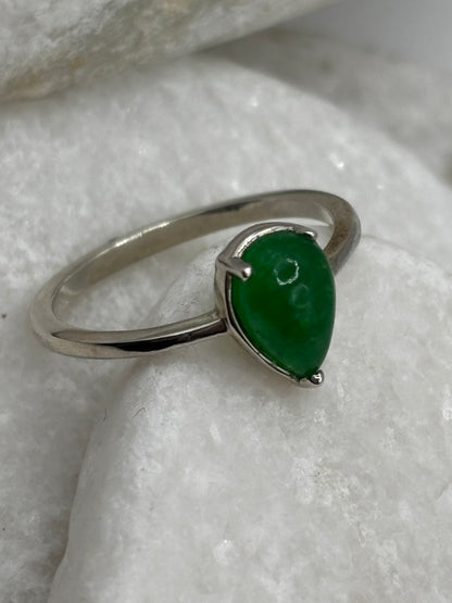 925 Sterling Silver Teardrop Jade Ring - Size O