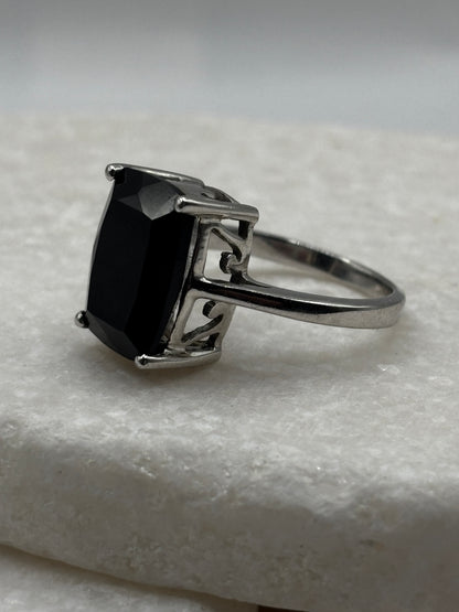 925 Sterling Silver Black Spinel Statement Ring - Size O