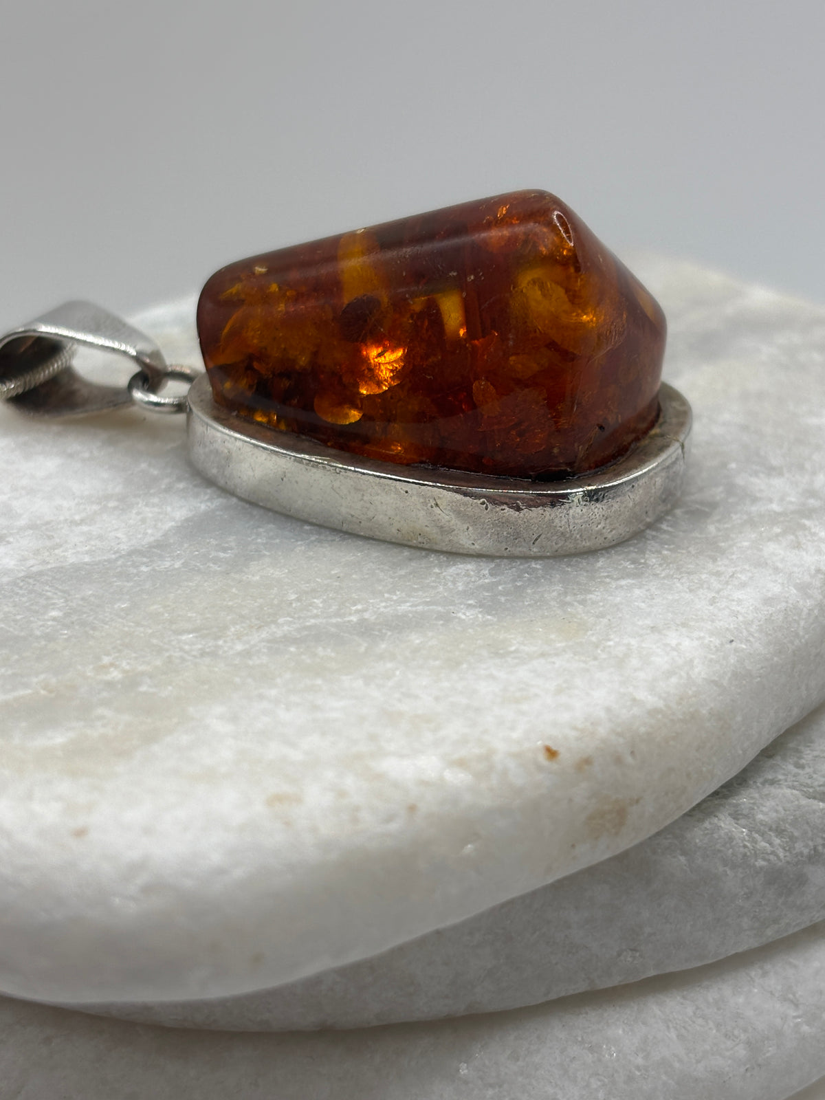 Vintage 925 Sterling Silver Triangle Amber Pendant on 45cm Chain